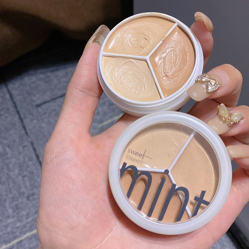 3-In-1 Contouring And Brighten Concealer Palette